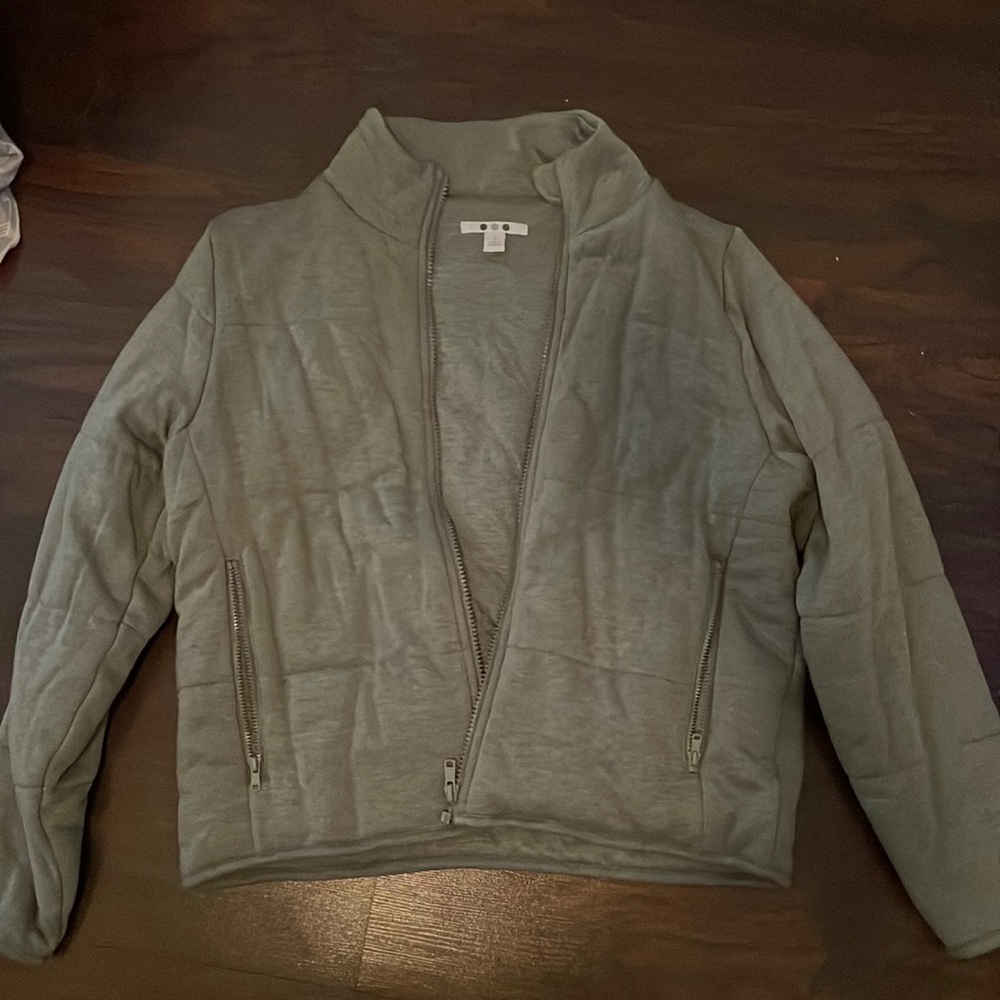 Small Green Puffer Jacket, with pockets and good zipper